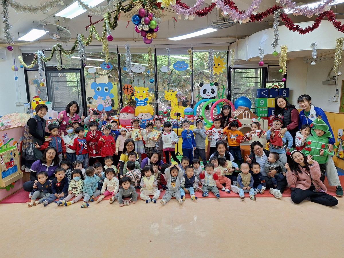 12月 幼兒園到訪報佳音